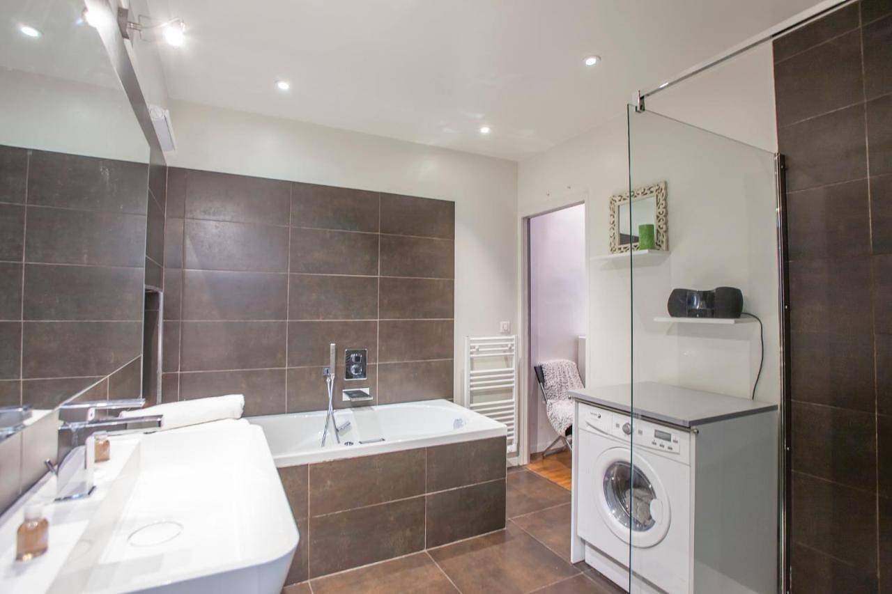 Appartement entier, L'écrin de Chambéry, cœur de centre ville, calme et espace in Chambéry, Région de Chambéry
