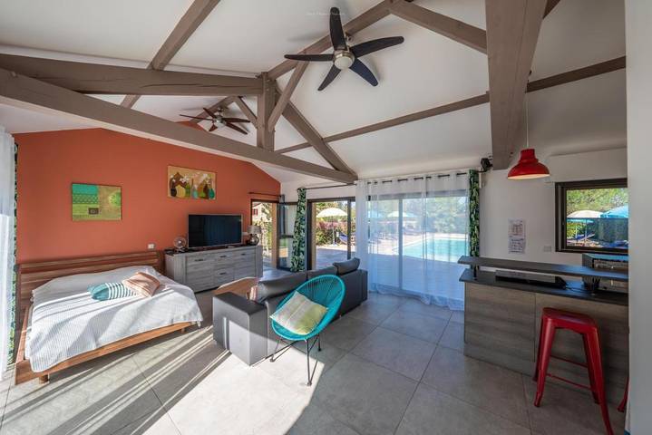 Location de vacances pour 4 personnes, avec vue ainsi que piscine et jardin à Siorac-en-Périgord - 4