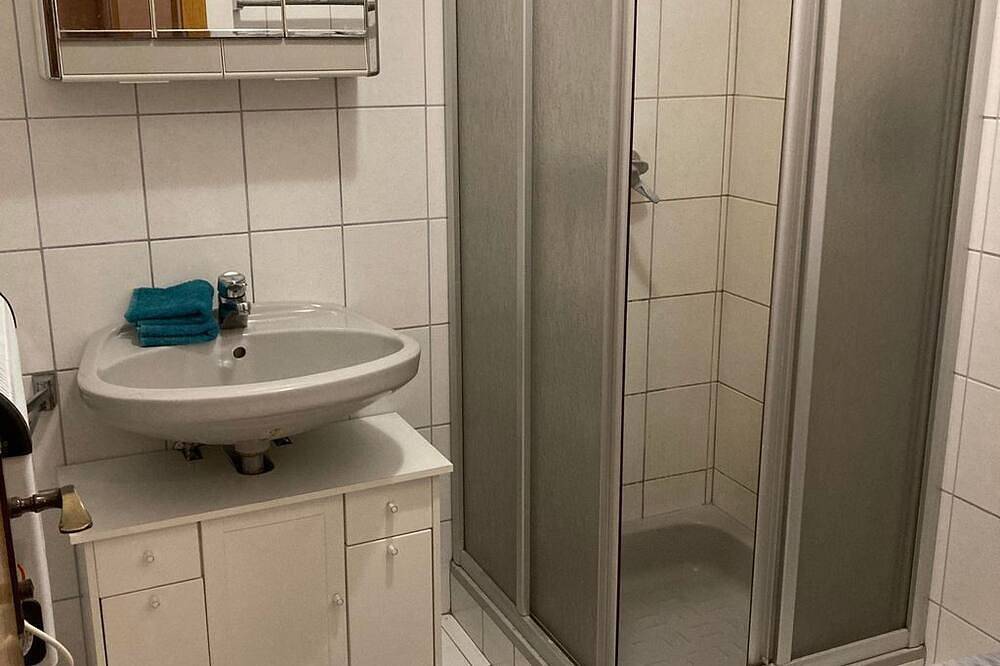Wohnung mit Balkon, Schlafzimmer, Seeblick 11 - Aparthotel Seebrauer am Afritzer in Feld am See, Villach-Land