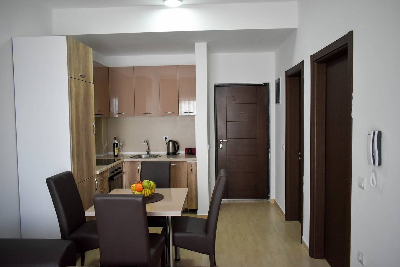 Appartamento intero, Lux Kalimera Apartments with balcony
 in Dulcigno