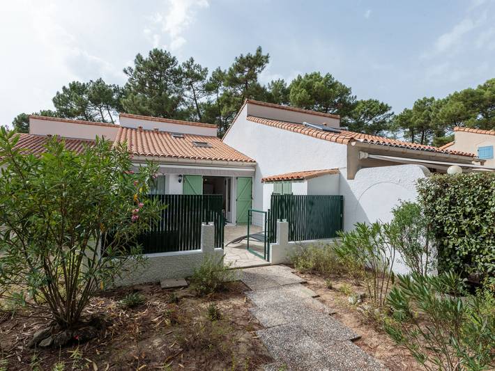 Location de vacances pour 4 personnes, avec terrasse et jardin dans La Palmyre - 2