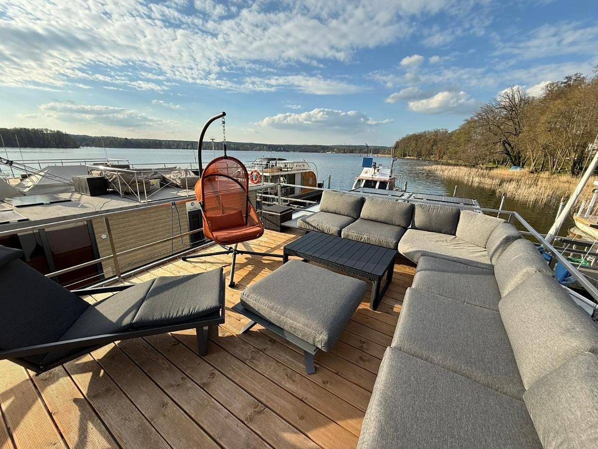 Hausboot Traumzeitboot Helmut - exklusiver Festlieger in perfekter Lage am Scharmützelsee Bad Saarow in Bad Saarow, Dahme-Seengebiet