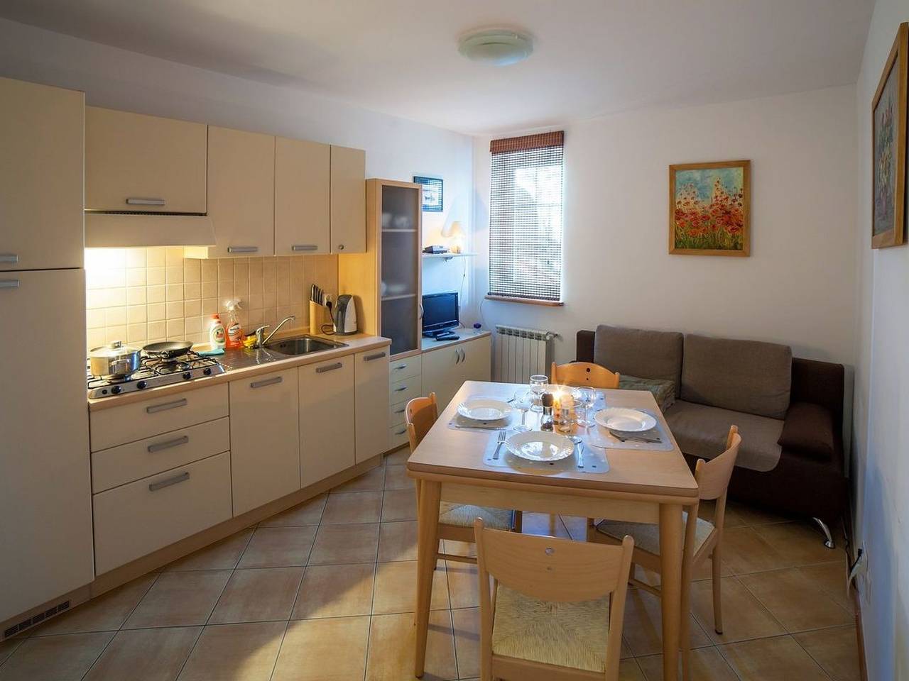 Ganze Wohnung, Gemütliche Ferienwohnung im Grünen am See in Powiat Olsztyński