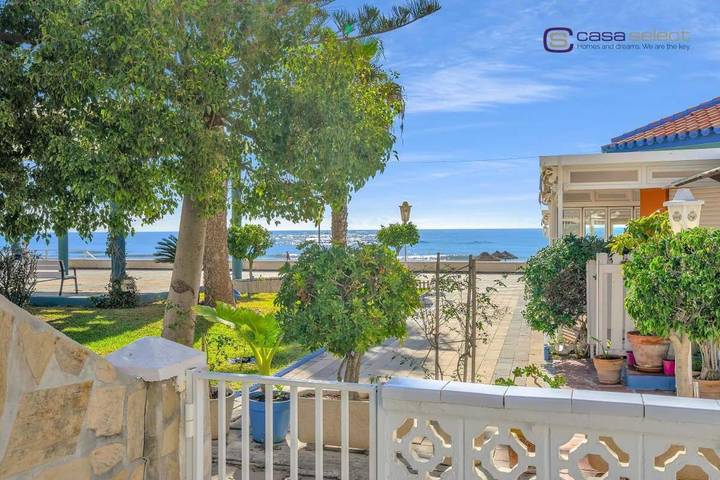 Bungalow para 2 personas, con terraza además de piscina y jardín en Costa del Sol