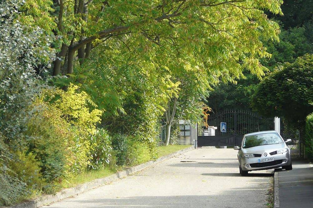 Sehr schöne Villa 10 km vom Zentrum von Paris in Verrières-le-Buisson, Essonne