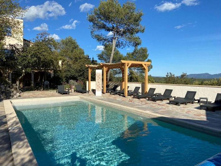 Maison d’hôte pour 2 personnes, avec vue et sauna ainsi que piscine et jardin à Saint-Maximin-la-Sainte-Baume