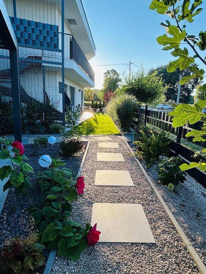Apartament wakacyjny dla 2 osób, z Balkon i Taras oraz Jacuzzi i Ogród w Baja
