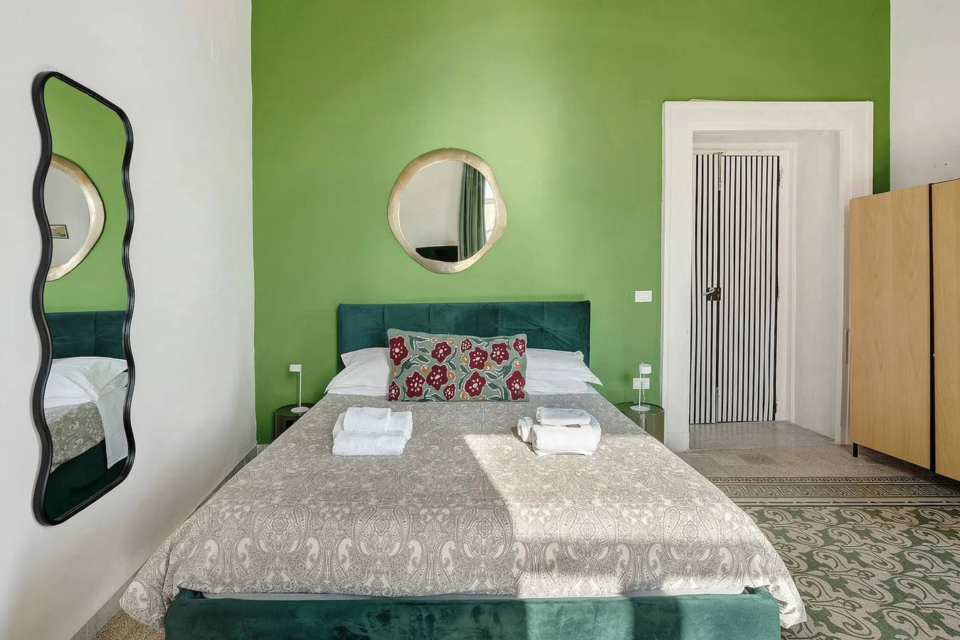 Ganze Wohnung, Ferienwohnung 'Antica Dimora Deluxe' mit Balkon, Wlan und Klimaanlage in Neapel, Neapel Provinz