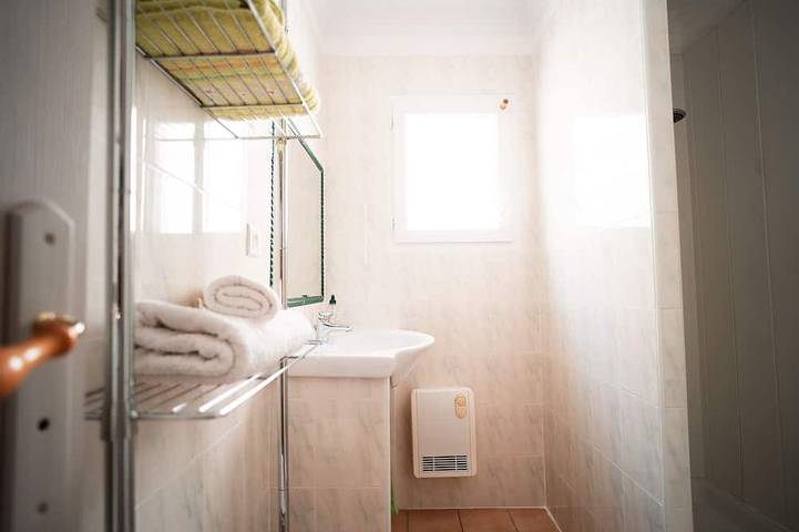 Location de vacances pour 6 personnes, avec Jacuzzi et Terrasse ainsi que Jardin et Piscine à Quissac - 4