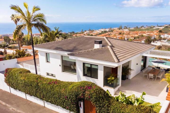 Ferienhaus für 8 Personen, mit Terrasse und Garten sowie Pool und Ausblick in Puerto de la Cruz