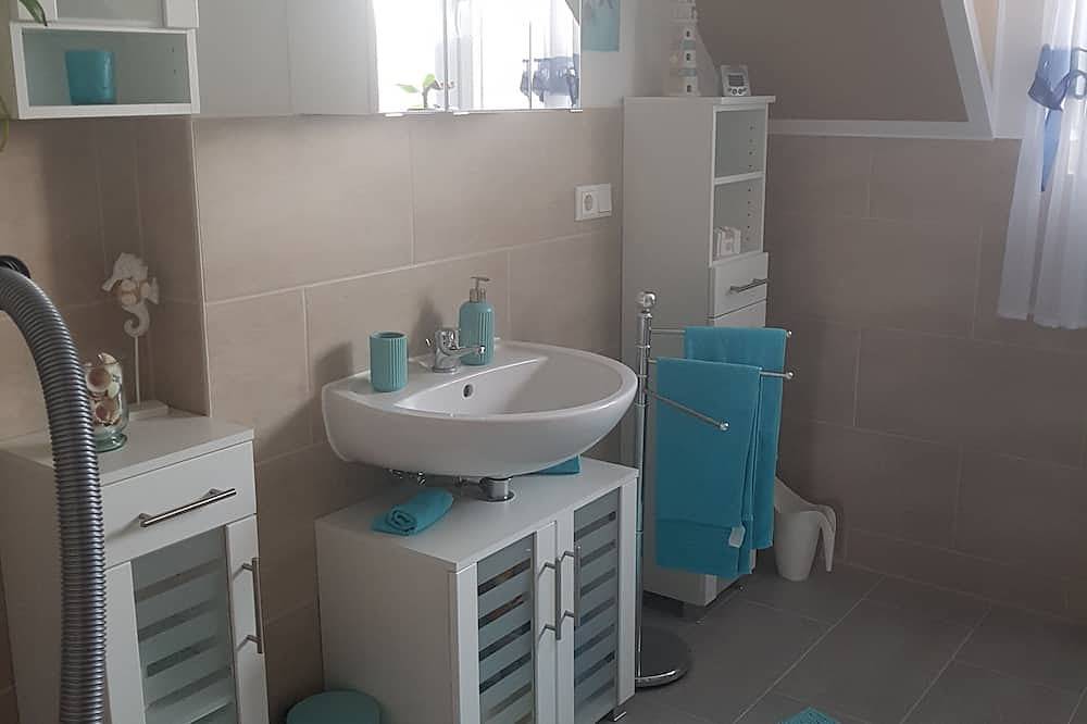 Ganze Wohnung, Convenient location, very close to the Goitzsche in Pouch, Muldestausee