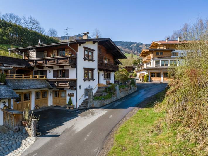 Gîte pour 8 personnes, avec terrasse, animaux acceptés dans Kitzbuhel - 2