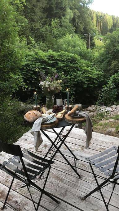 Ferienwohnung für 6 Personen, mit Balkon und Terrasse sowie Garten und Ausblick in Sapois