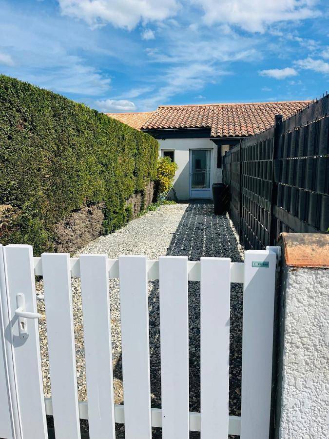 Gîte pour 2 personnes, avec jacuzzi ainsi que terrasse et jardin, animaux acceptés à Échillais - 4