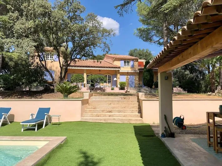 Chalet para 15 personas, con piscina además de terraza y jardín, Se admiten mascotas - 1