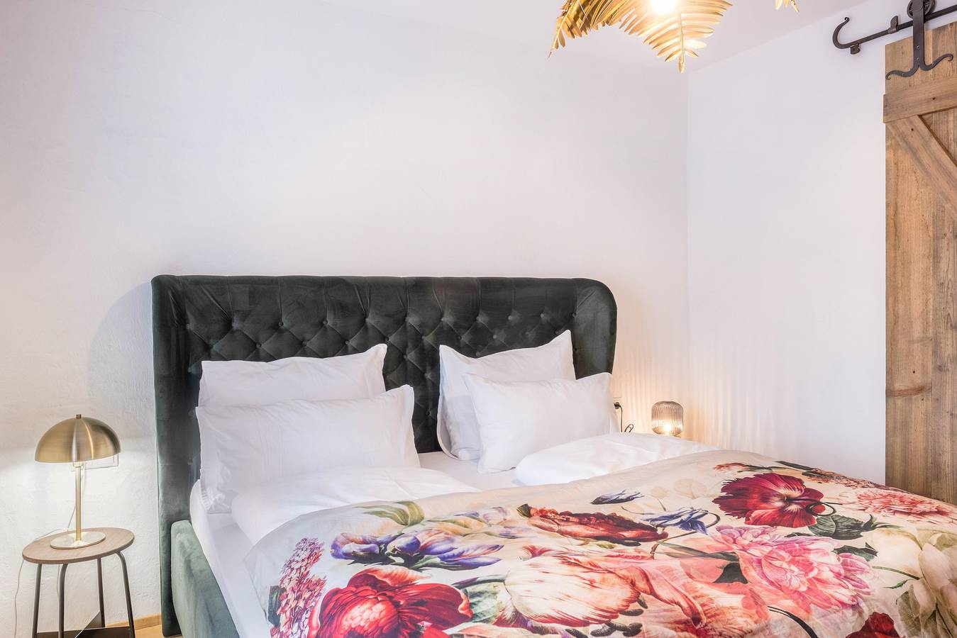 Entire apartment, Apartment "Eichhof Thymian" with Private Covered Terrace, Shared Garden & Wi-Fi in Tramin an der Weinstraße, Nonsberg Group