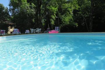 Gîte pour 13 personnes, avec jardin à Rochechouart