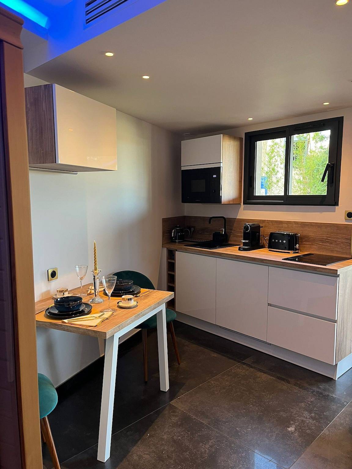Studio entier, Studio « La Parenthèse Dorée » avec vue montagne, Wi-Fi et climatisation in Les Pennes-Mirabeau, Côte méditerranéenne (France)