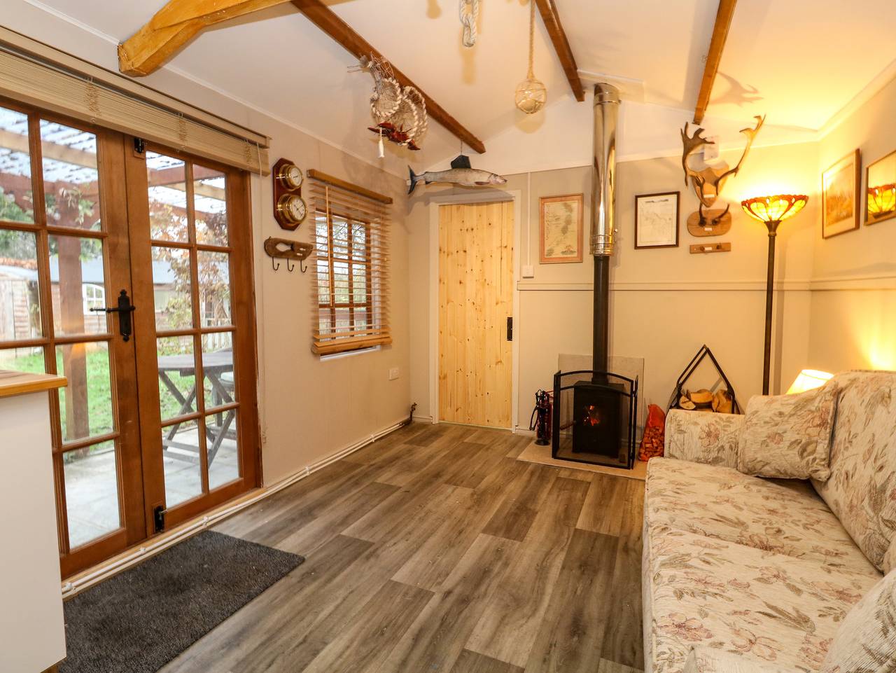 The Cabin at Little Timbers in Ringwood, Hampshire