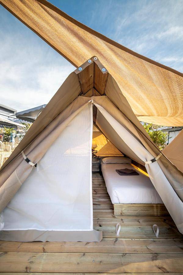 Glamping Italia '90 - Babe Lodges in Arbosto, Domaso