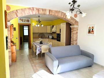 Location de vacances pour 6 personnes, avec jardin à Cabras