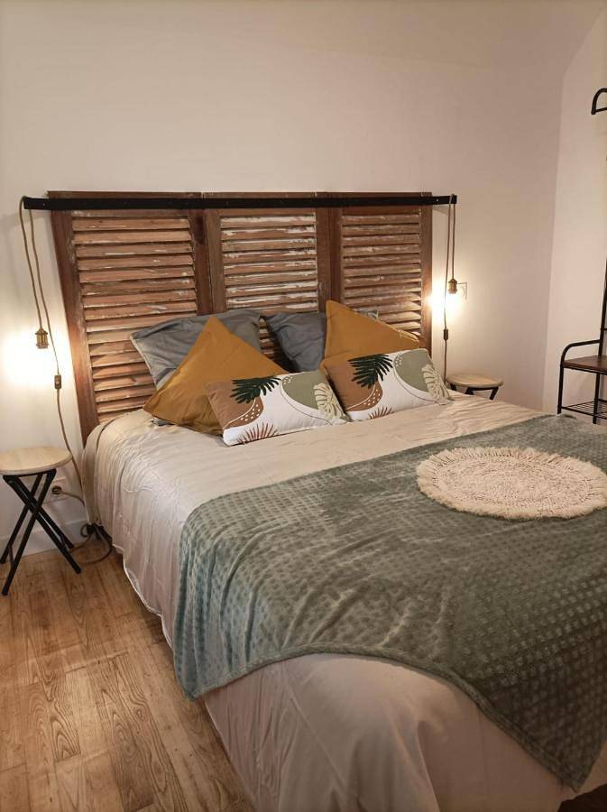 Location de vacances pour 2 personnes, avec Terrasse ainsi que Jardin et Vue à Missiriac - 4