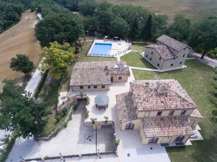 Location de vacances pour 2 personnes, avec piscine ainsi que vue et jardin, animaux acceptés à Cingoli - 2