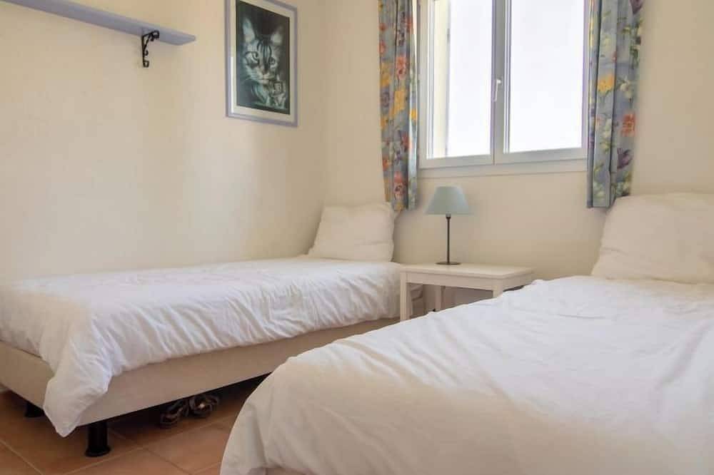 Petit Paradis Villa 44 in Nans-les-Pins, Brignoles Region