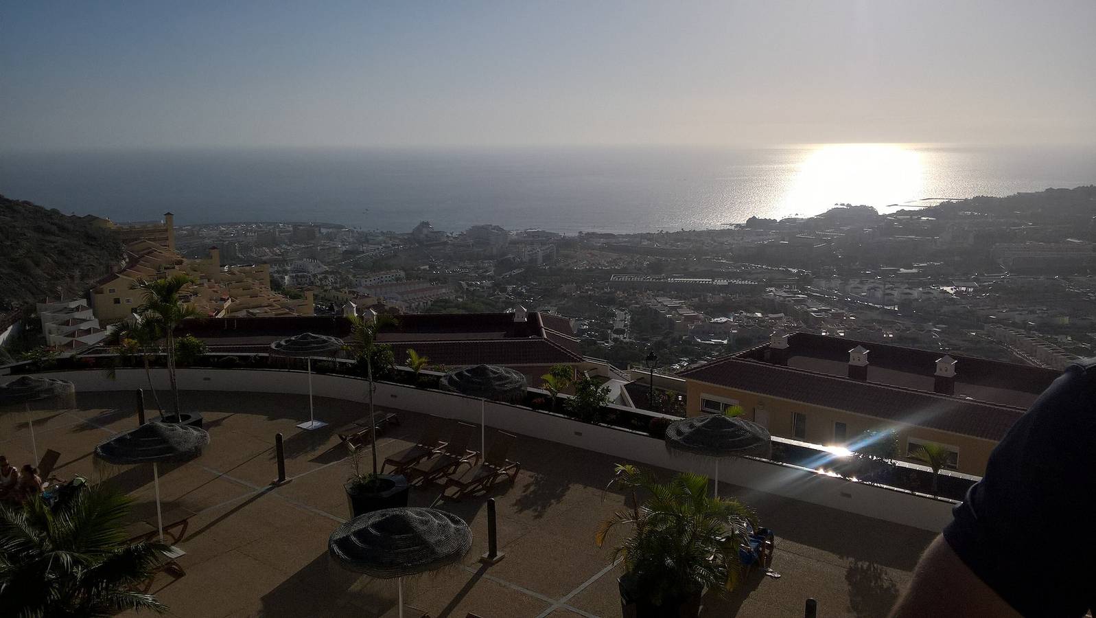 Entire apartment, Vacation Apartment '3 Bedrooms Heated Pool' with Sea View, Private Terrace and Wi-Fi in Adeje, South Tenerife