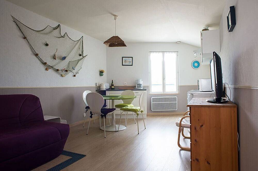 Appartement entier, Appartement coquet, mer à 2 mn. A partir de 350€ la semaine in Loctudy, Côte de Cornouaille