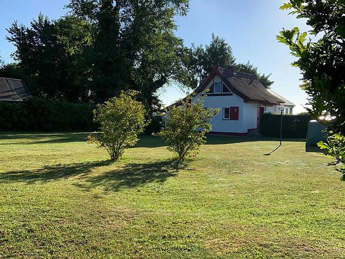 Ferienhaus für 2 Personen, mit Ausblick und Seeblick sowie Terrasse und Garten, kinderfreundlich in Barth - 2