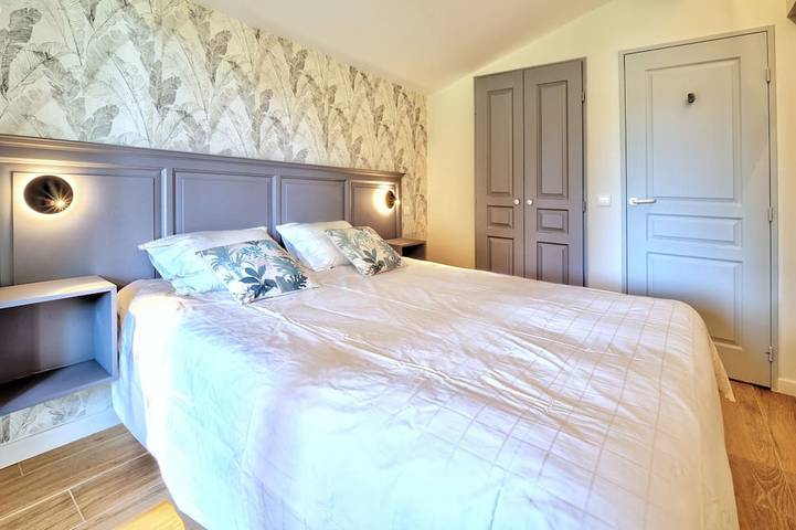 Gîte pour 4 personnes, avec jardin ainsi que terrasse et piscine dans Golf de Pont Royal - 3