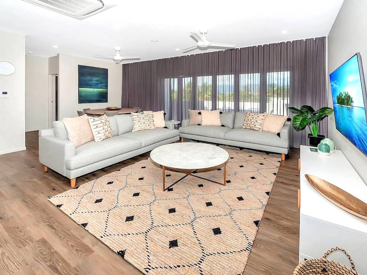 Ganze Wohnung, Cairns North 4-Bett mit Essbereich im Freien und Pool in Cairns North, Cairns