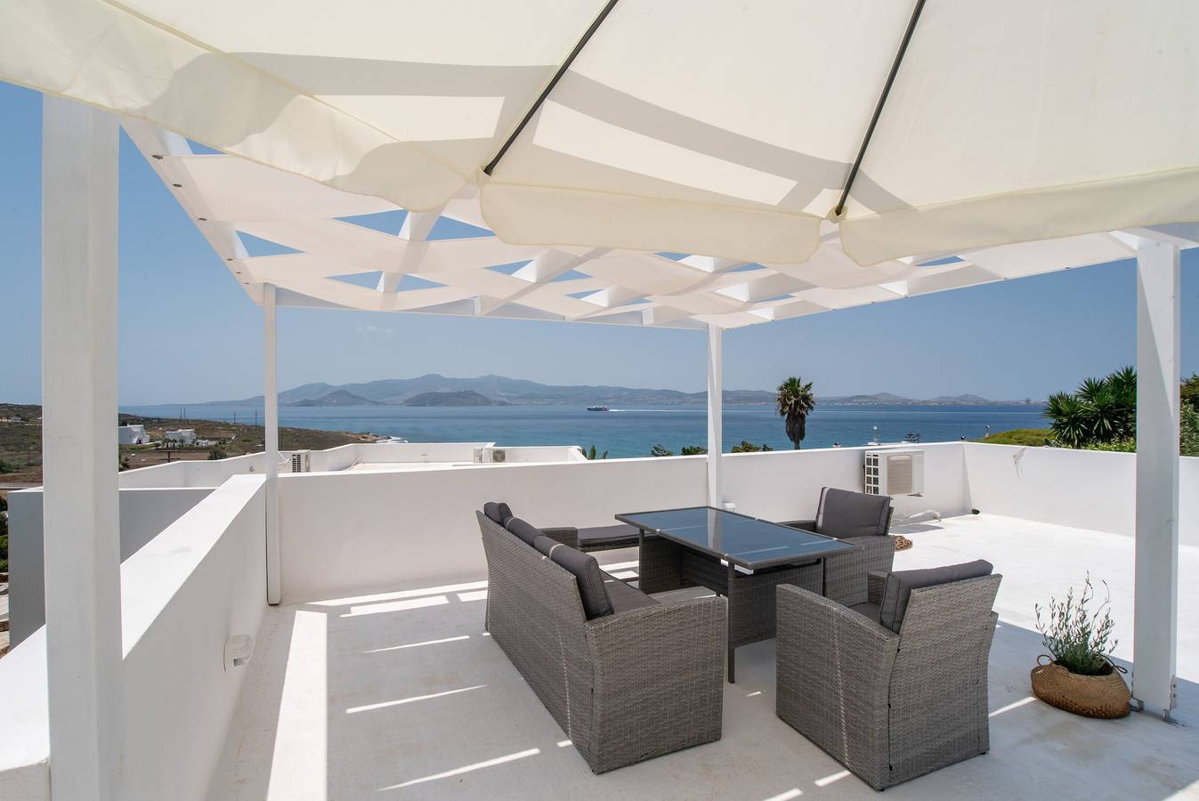 Villa « Sofia » avec vue sur la mer, Wi-Fi et climatisation in Agios Prokopios, Cyclades