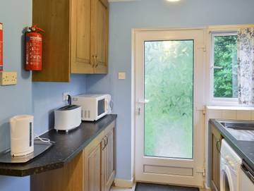 Log Cabin for 4 People in Aston, Peak District, Photo 2