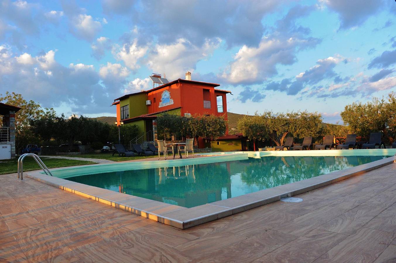 Apartamento vacacional entero, Elegant ground floor Apartment with garden view in Psakoudia, Calcídica