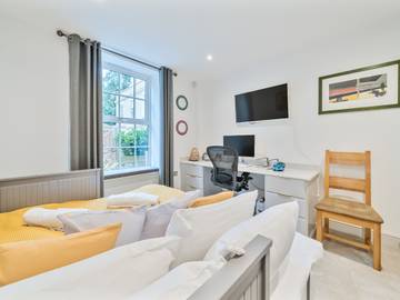 Glamping for 4 People in Surrey, South East England, Photo 4