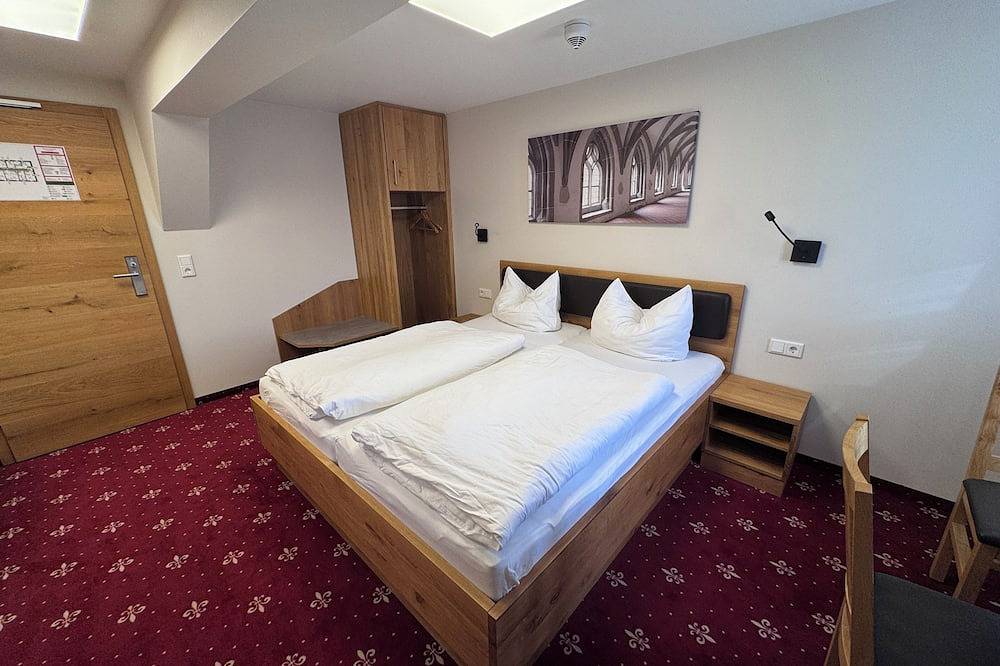 Ganze Wohnung, Komfortables Doppelzimmer im historischen Stadtkern von Heidenheim in Heidenheim (Mittelfranken), Altmühltal