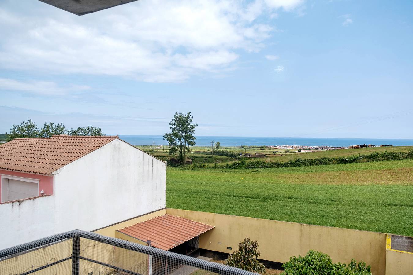 Casa de férias 'Orquidea' com vista para a montanha, terraço privado e acesso Wi-Fi in São Miguel Island, Santa Bárbara (Ribeira Grande)