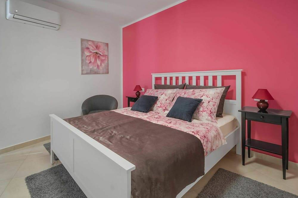 Ferienhaus mit Klimaanlage, privatem Pool, W-Lan, Tv, Terrasse, Haustiere erlaubt, Panoramablick in Kastav, Primorje-Gorski Kotar