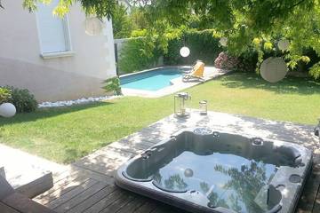 Gîte pour 6 personnes, avec jacuzzi et jardin à Yenne