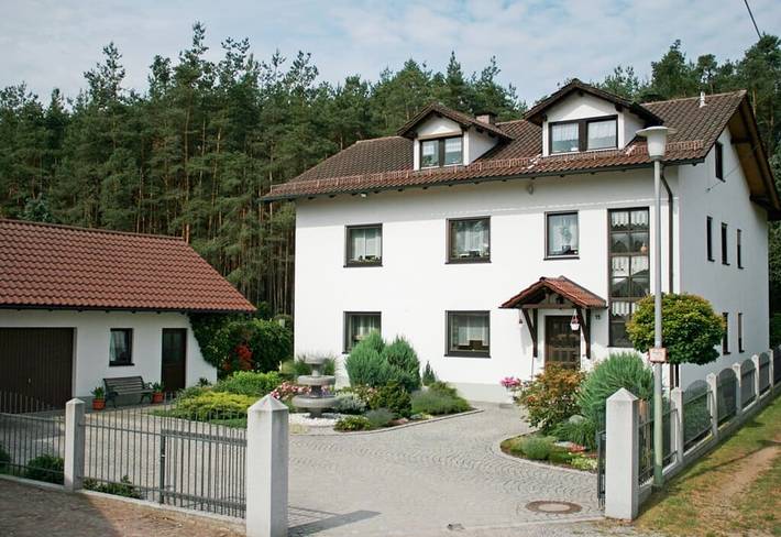 Ferienwohnung für 5 Personen, mit Balkon und Balkon/Terrasse sowie Garten in Nittenau