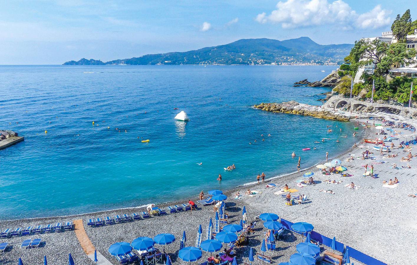 Apartamento vacacional entero, Acogedor apartamento de playa con petanca y WiFi in Chiavari, Riviera di Levante