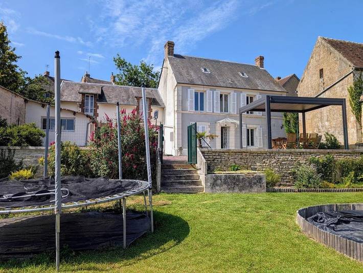 Location de vacances pour 14 personnes, avec Terrasse ainsi que Jardin et Vue à Le Merlerault