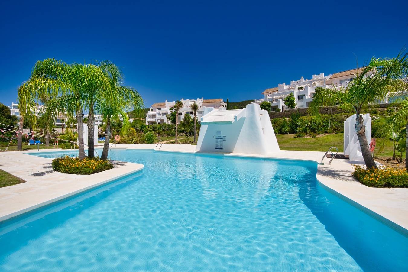 Ganze Wohnung, Al-114 Estepona - Apartment - Alcazaba Lagoon 2 Bd in Alcazaba Lagoon, Casares