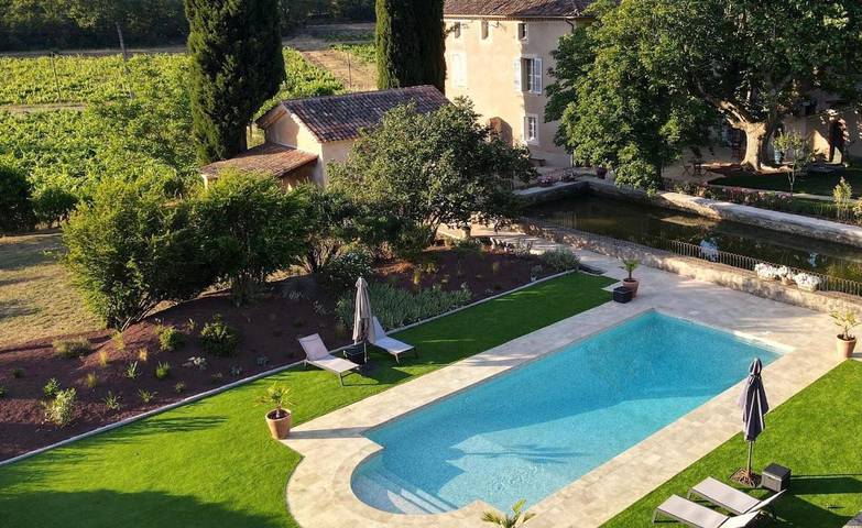 Chambre d’hôte pour 2 personnes, avec Terrasse et Jardin ainsi que Piscine et Vue