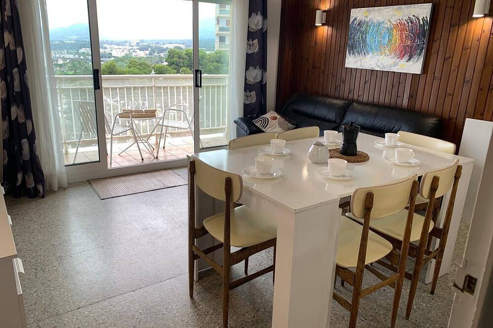 Entire apartment, Apartment with fabulous sea views 100 m from the beach in Vandellòs i l'Hospitalet de l'Infant, Costa Dorada