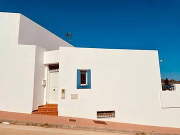 Gîte pour 5 personnes, avec vue et balcon, animaux acceptés dans La Isleta del Moro