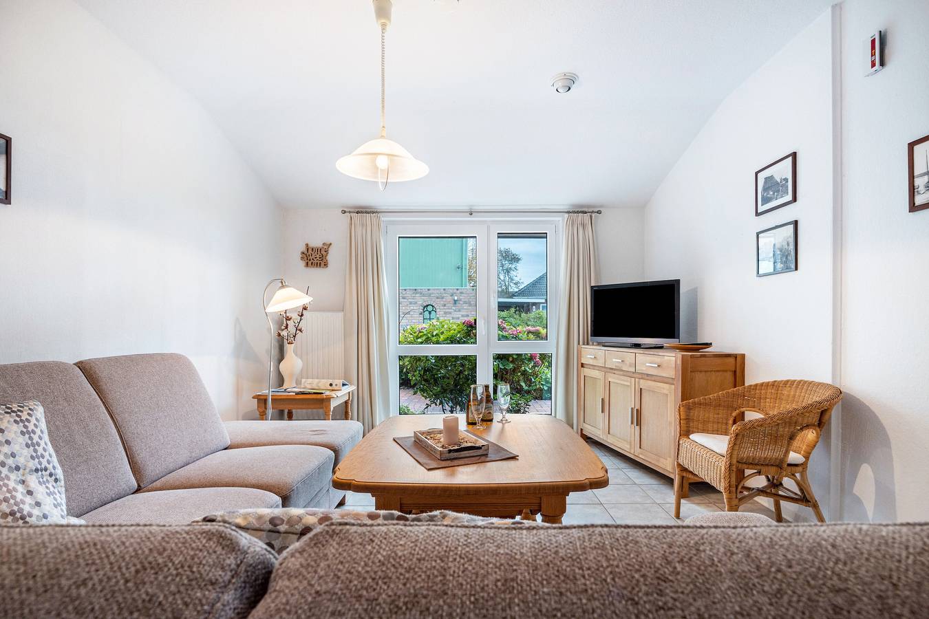 Ganze Wohnung, Ferienwohnung 'Küstenglück' mit gemeinsamer Terrasse, privatem Garten und Wi-Fi in Kronprinzenkoog, Dithmarschen