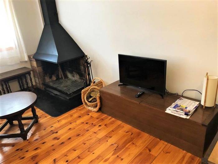 Apartamento vacacional entero, Apartamento 2 hab. Chimenea, Pista Fútbol y Terraza in Bellver de Cerdaña, Pirineo Catalan